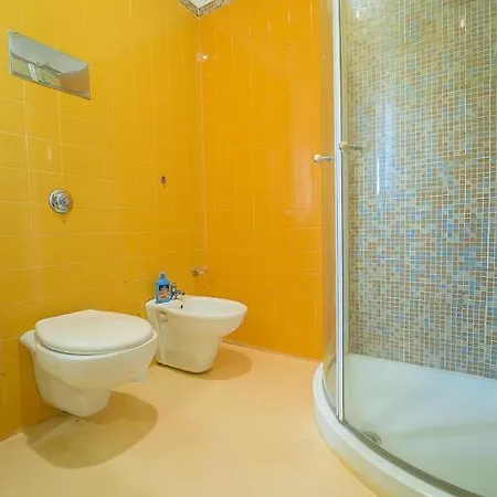 Trilocale Comodo Ai Servizi * Alessandria